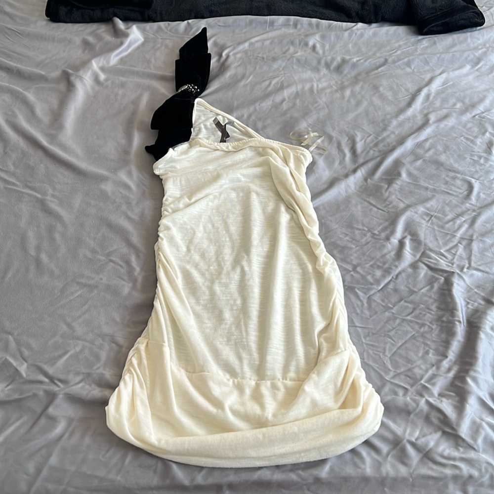 White Cream One Shoulder Charlotte Russe Bow Top